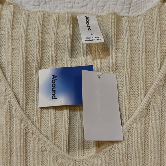 Abound sweater crop. NWT Large. - Picture 7 of 7